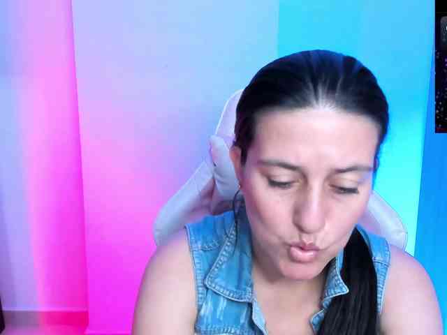 Saskyaajohnson webcam