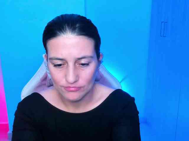 Saskyaajohnson webcam