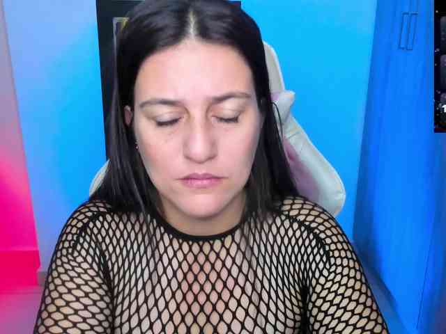 Saskyaajohnson webcam