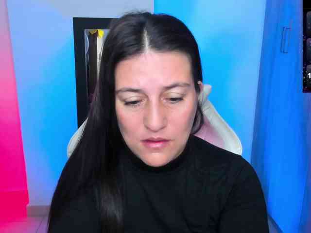 Saskyaajohnson webcam