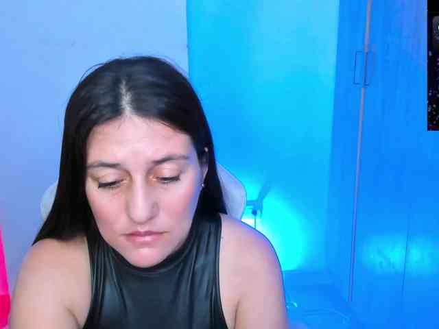 Saskyaajohnson webcam