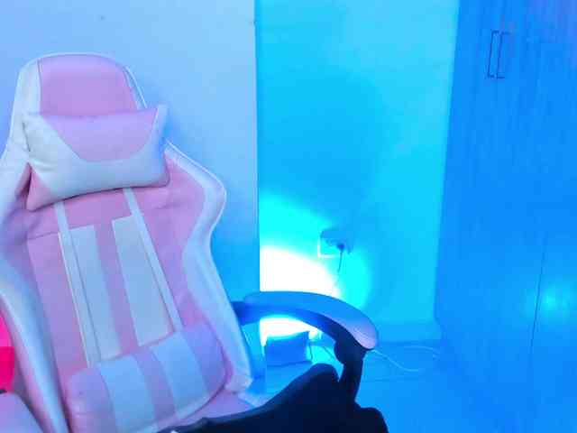 Saskyaajohnson webcam