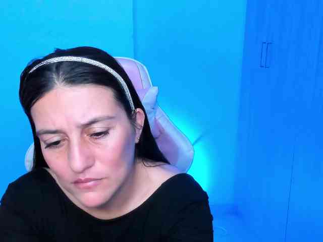 Saskyaajohnson webcam