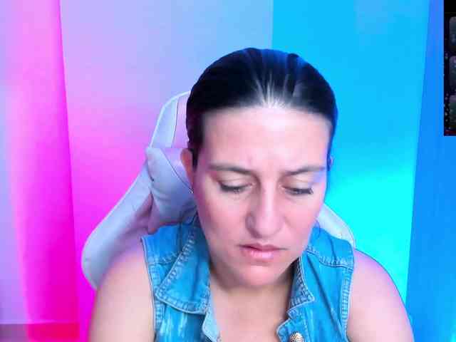 Saskyaajohnson webcam