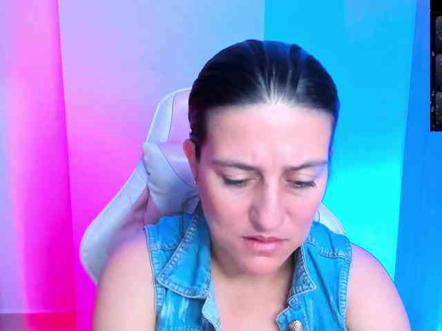 Saskyaajohnson webcam