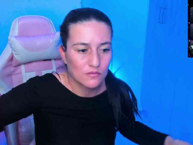 Saskyaajohnson webcam