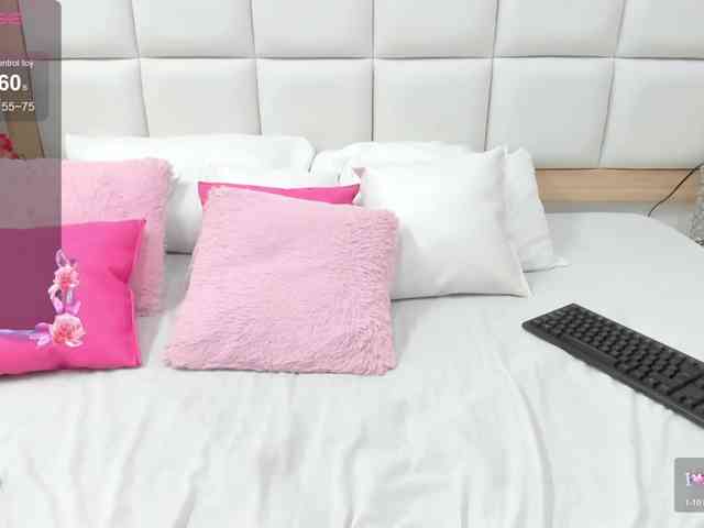 MiaBlake webcam