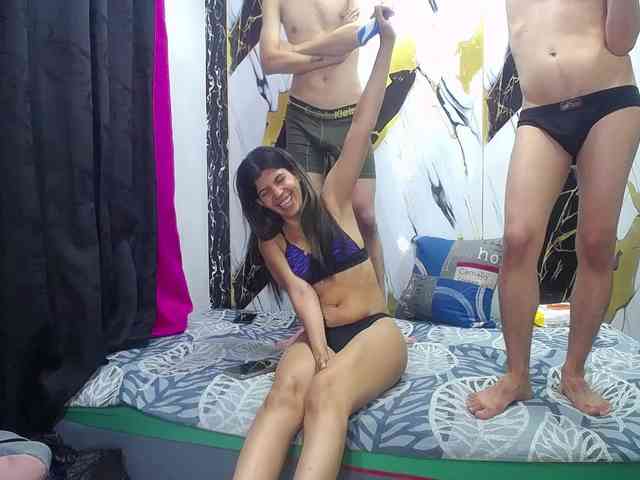 TheNewHotMarchGroup webcam