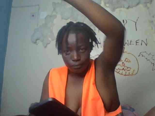 Yourdreamgirl webcam
