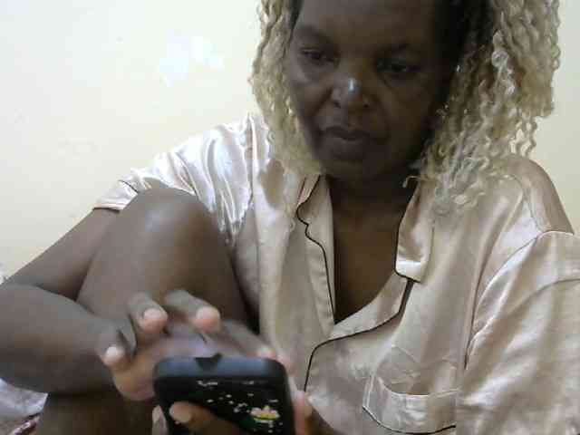 Sweet-mommy webcam