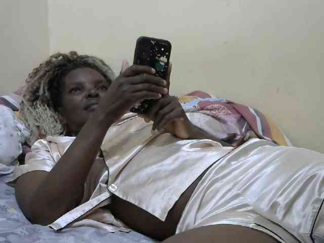 Sweet-mommy webcam