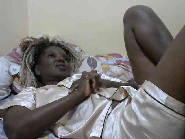 Sweet-mommy webcam
