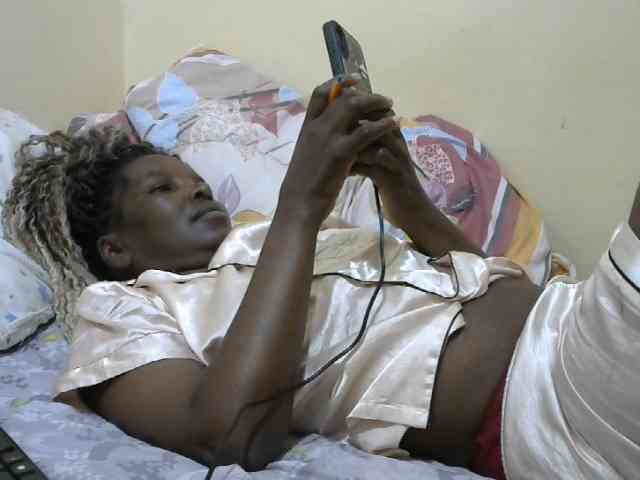 Sweet-mommy webcam