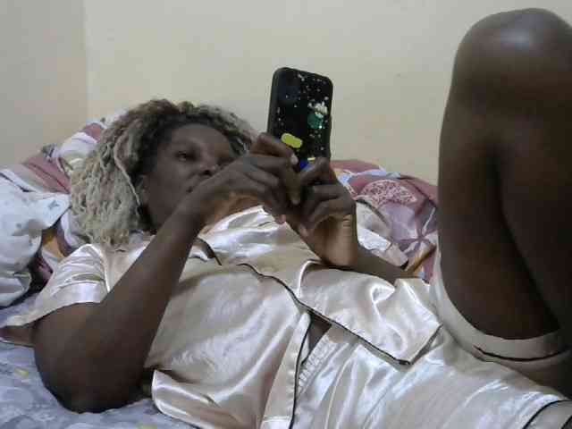 Sweet-mommy webcam