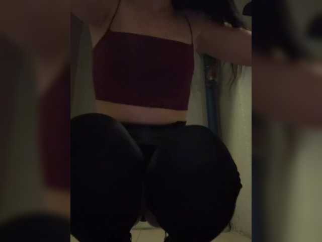 Entra en el chat con el modelo MarKaa0 MarKaa0