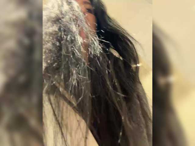 Entra en el chat con el modelo MarKaa0 MarKaa0