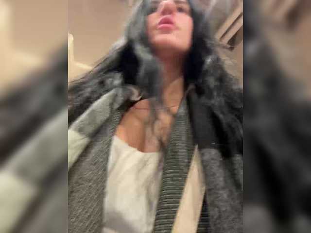 Entra en el chat con el modelo MarKaa0 MarKaa0