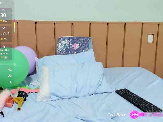 Ally-blonde webcam
