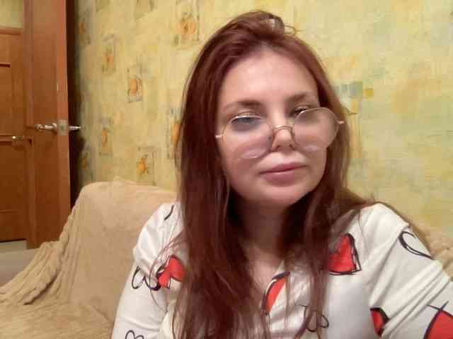 BellaGreymodel webcam