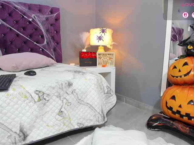 MauraGray webcam