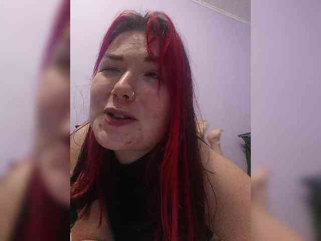 Horny-Lina webcam