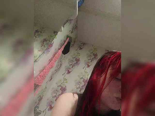 Horny-Lina webcam