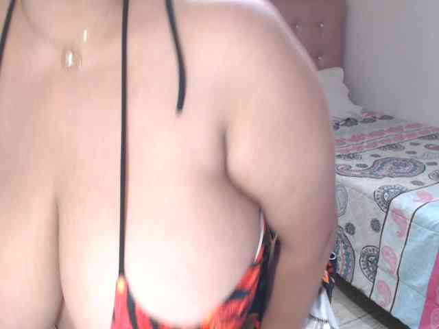 Alicebigboobs