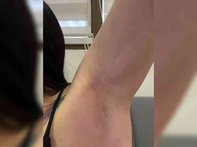 AprilRosse webcam