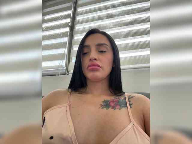 AprilRosse webcam