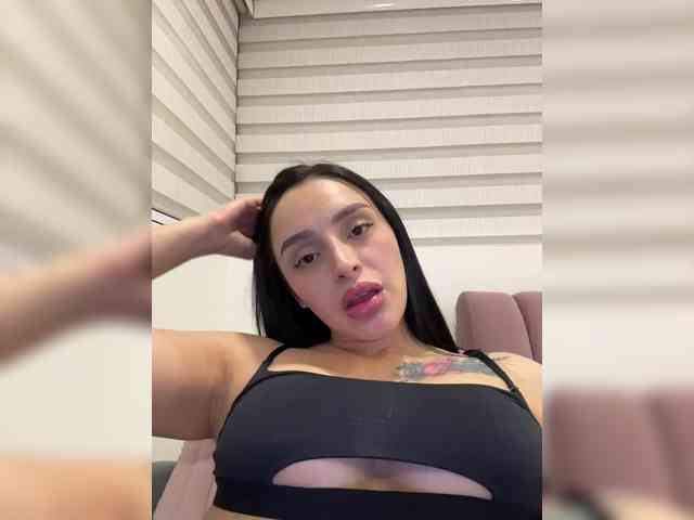 AprilRosse webcam