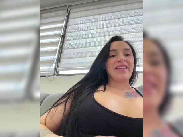 AprilRosse webcam