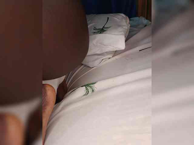 Sexybootyy webcam