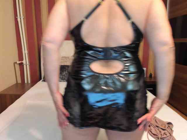 MadameCrowford webcam
