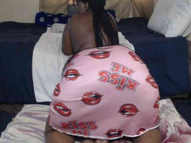 Prettybkack25 webcam