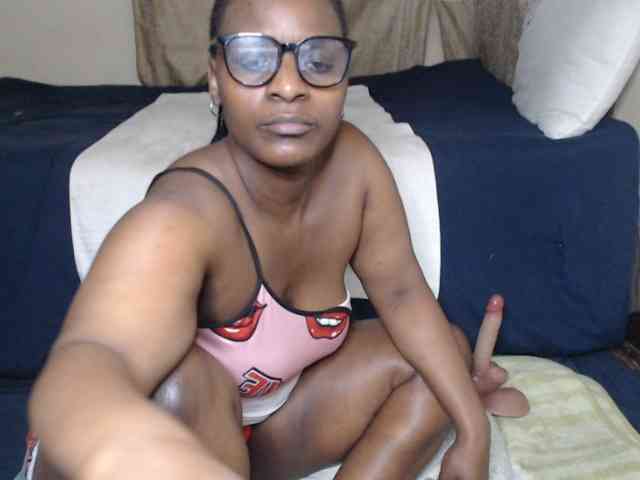 Prettybkack25 webcam