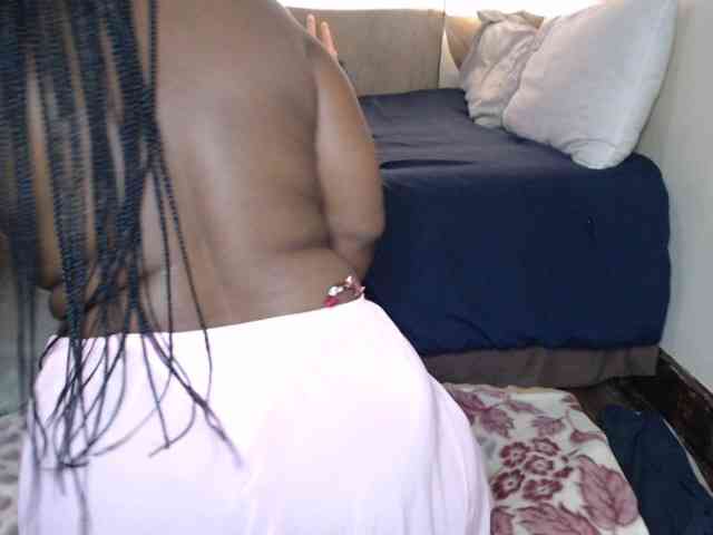 Prettybkack25 webcam