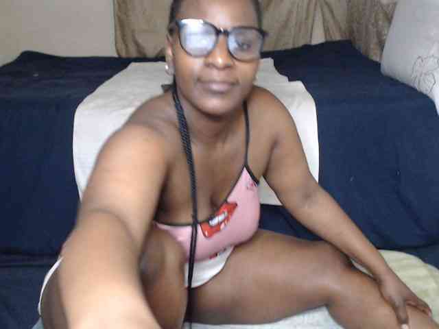 Prettybkack25 webcam