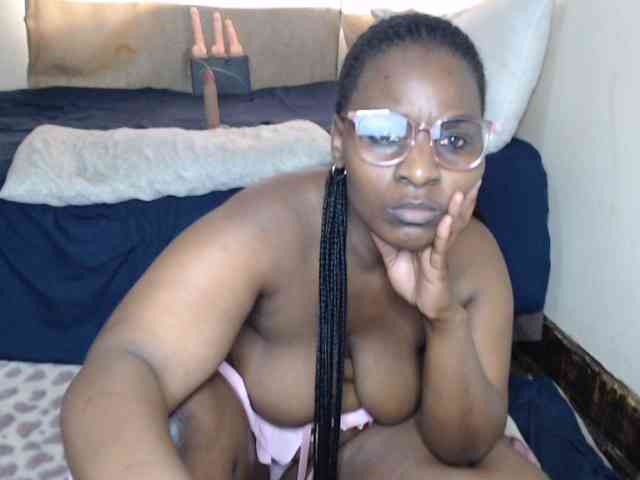 Prettybkack25 webcam