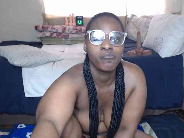 Prettybkack25 webcam