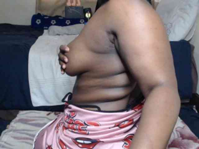 Prettybkack25 webcam