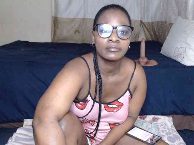 Prettybkack25 webcam