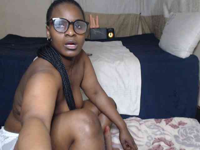 Prettybkack25 webcam