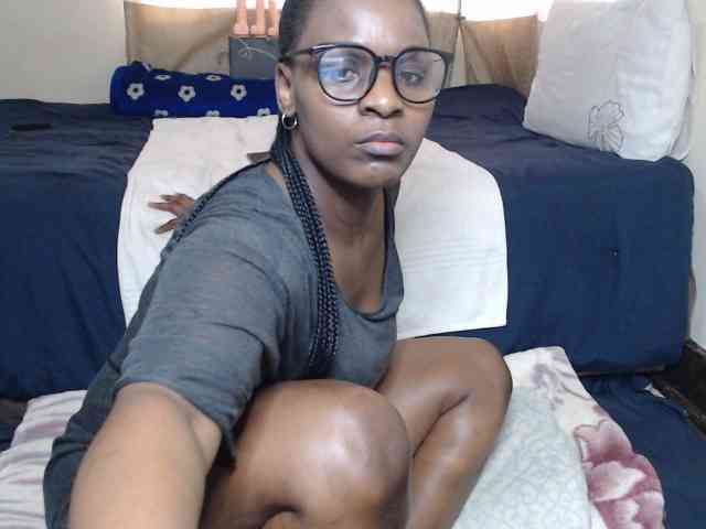 Prettybkack25 webcam