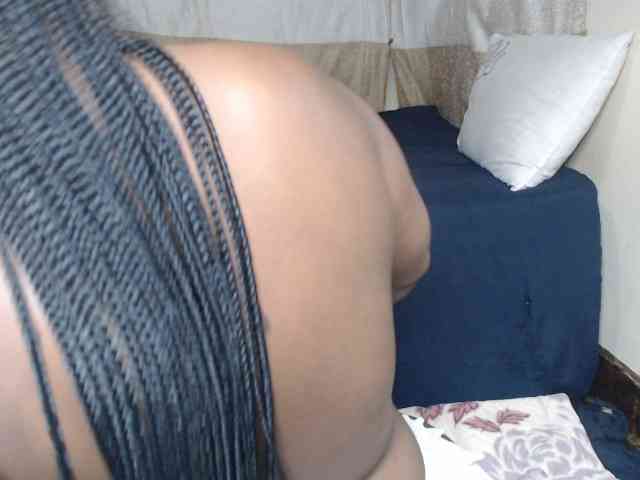 Prettybkack25 webcam