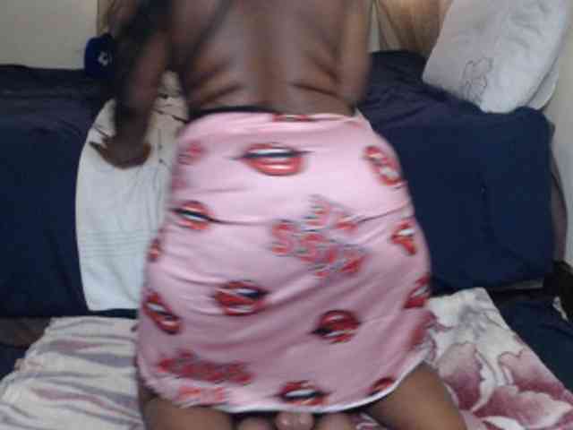 Prettybkack25 webcam