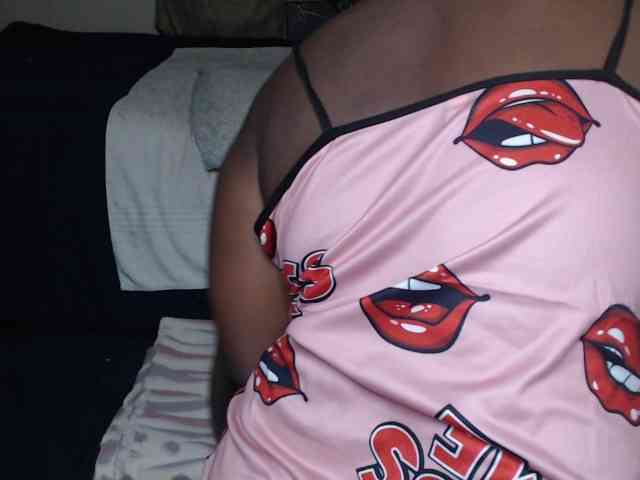 Prettybkack25 webcam