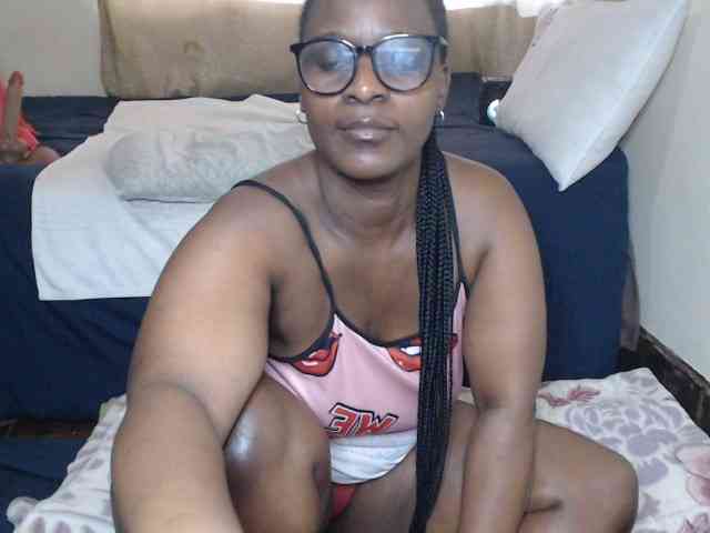Prettybkack25 webcam