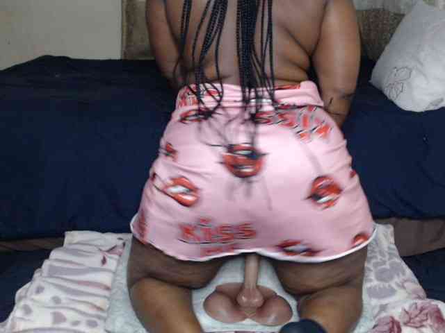 Prettybkack25 webcam