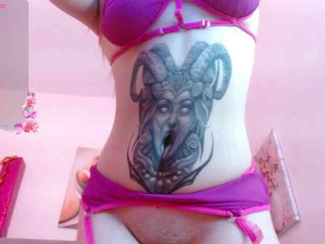Lola-wish webcam