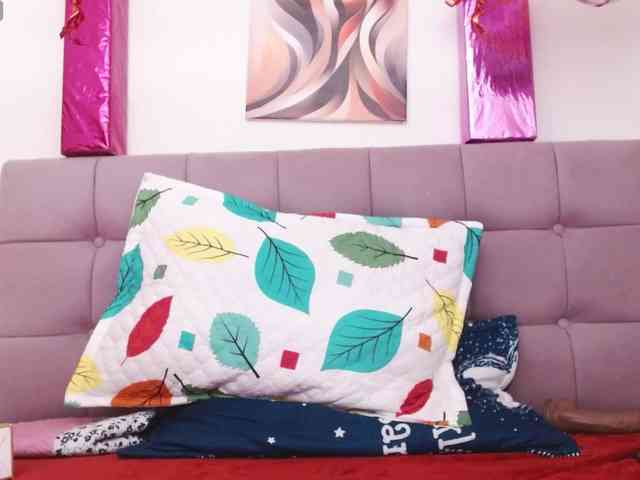 Lola-wish webcam